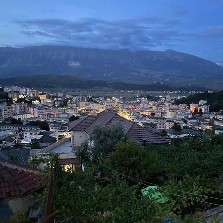Luigi Guest House จีโรคาสเตอร์ ภายนอก รูปภาพ