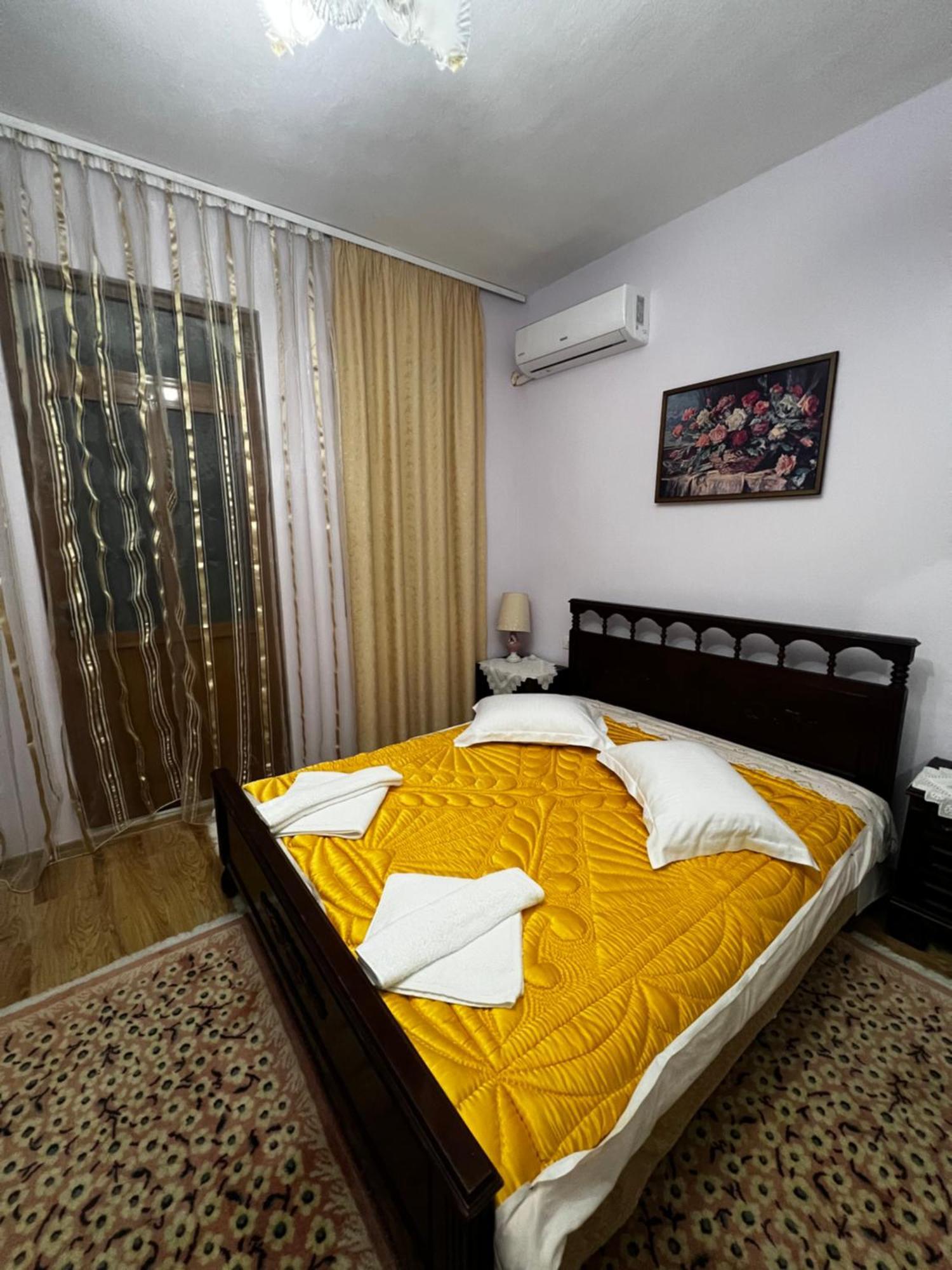 Luigi Guest House จีโรคาสเตอร์ ภายนอก รูปภาพ
