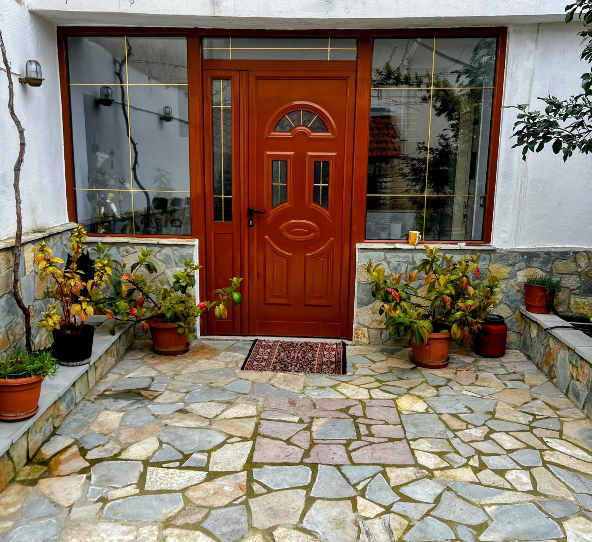 Luigi Guest House จีโรคาสเตอร์ ภายนอก รูปภาพ